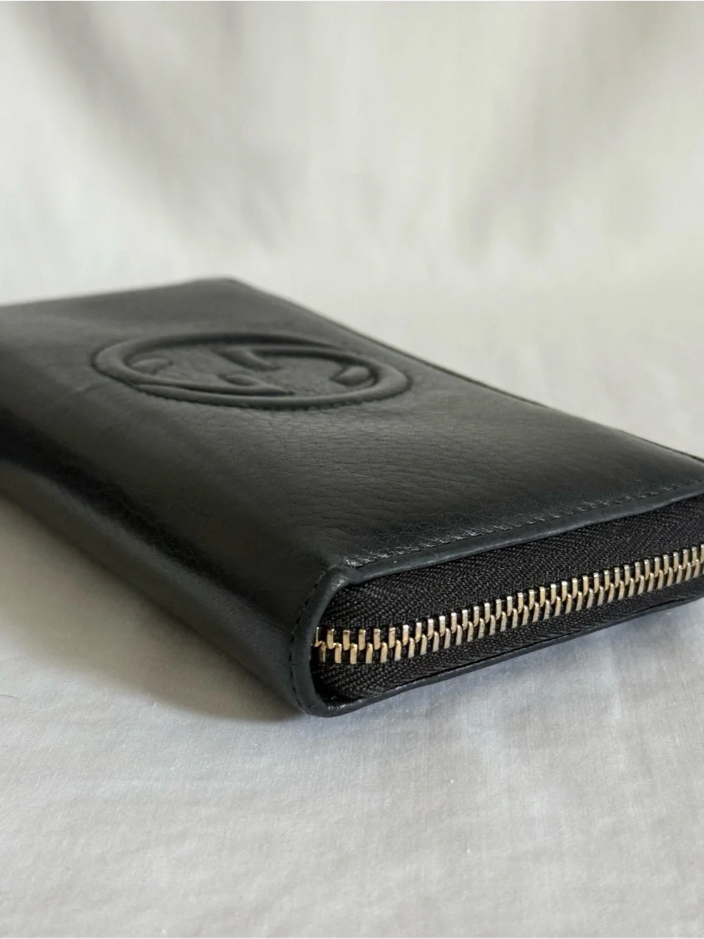 Gucci Soho Zip Around Wallet Black Leather GG Logo Tassel - Picture 6 of 16